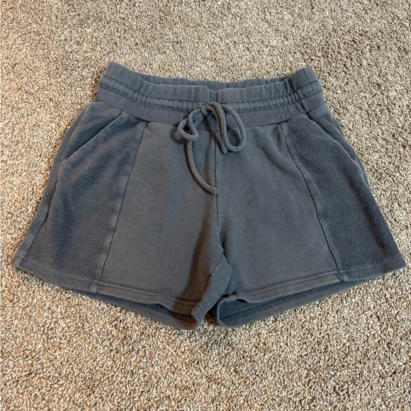 ALO Yoga Pants - ALO Yoga Charcoal Athletic Shorts